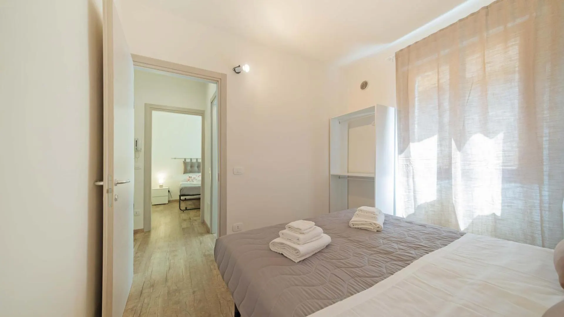 Apartmentsgarda - Residenza Emanuele Torri Del Benaco 0*,  Italië