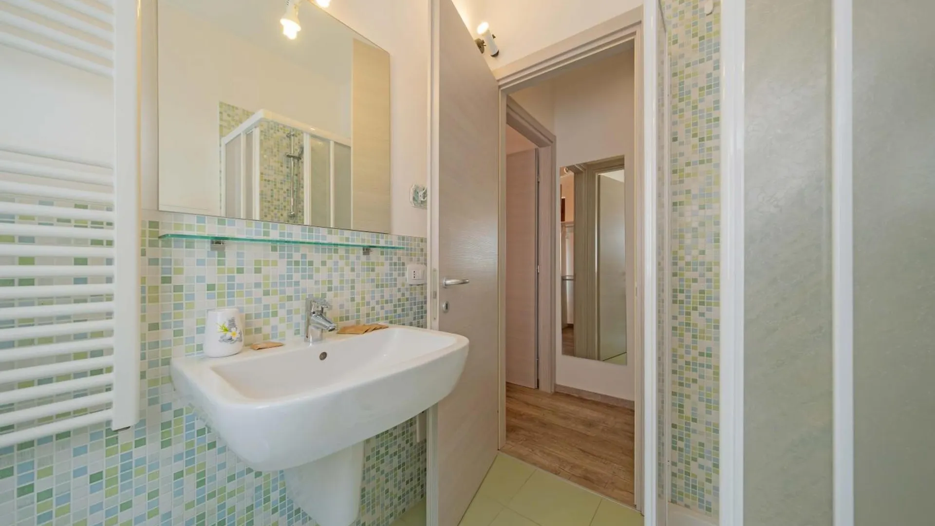 Apartmentsgarda - Residenza Emanuele Torri Del Benaco Appartement