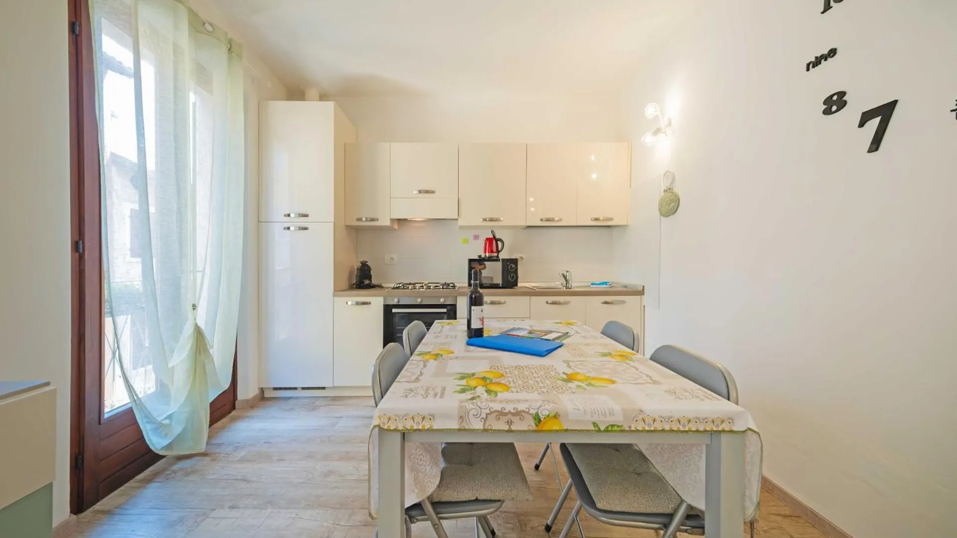 Appartement Apartmentsgarda - Residenza Emanuele Torri Del Benaco Italië