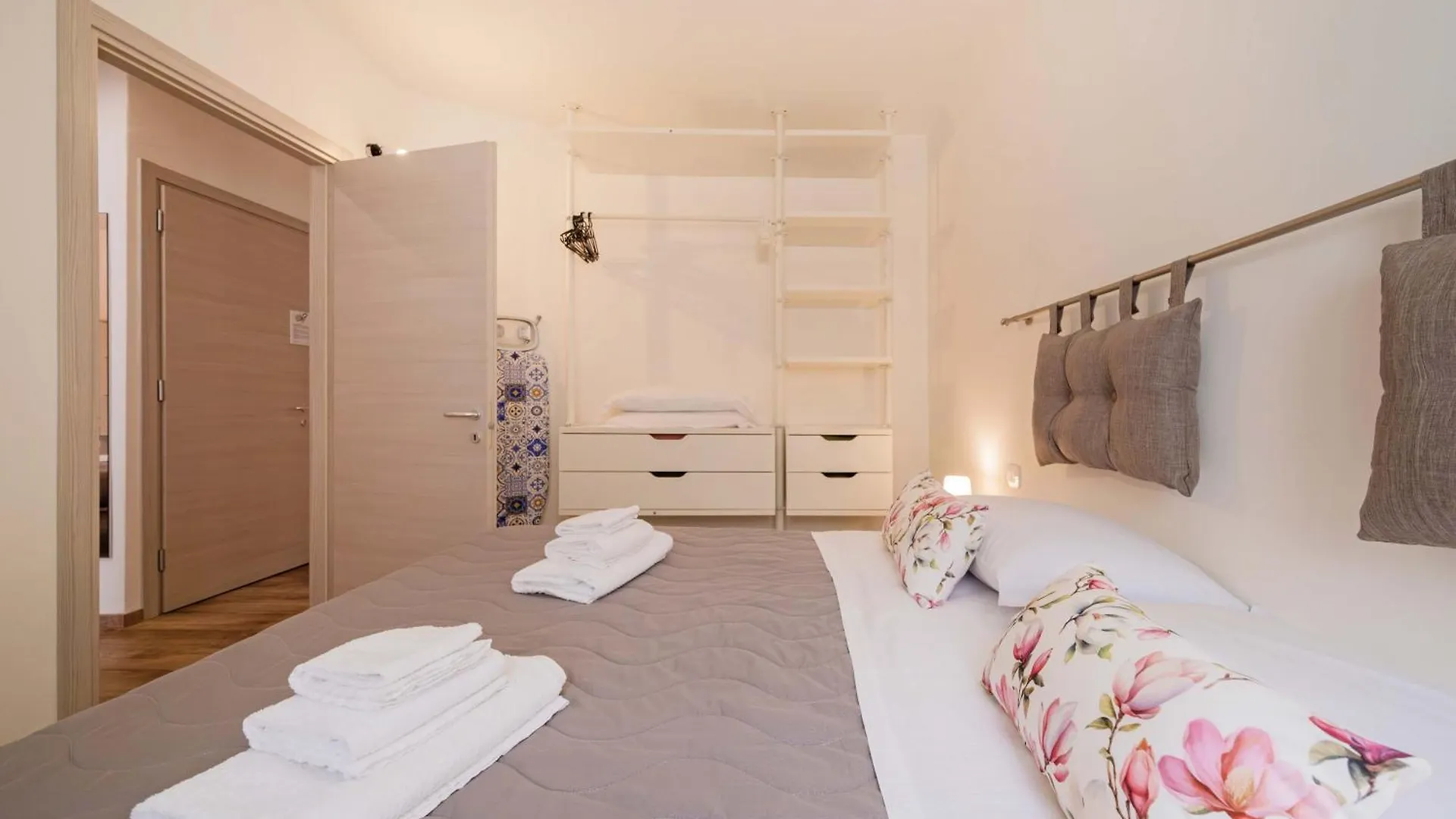 Apartment Apartmentsgarda - Residenza Emanuele Torri Del Benaco