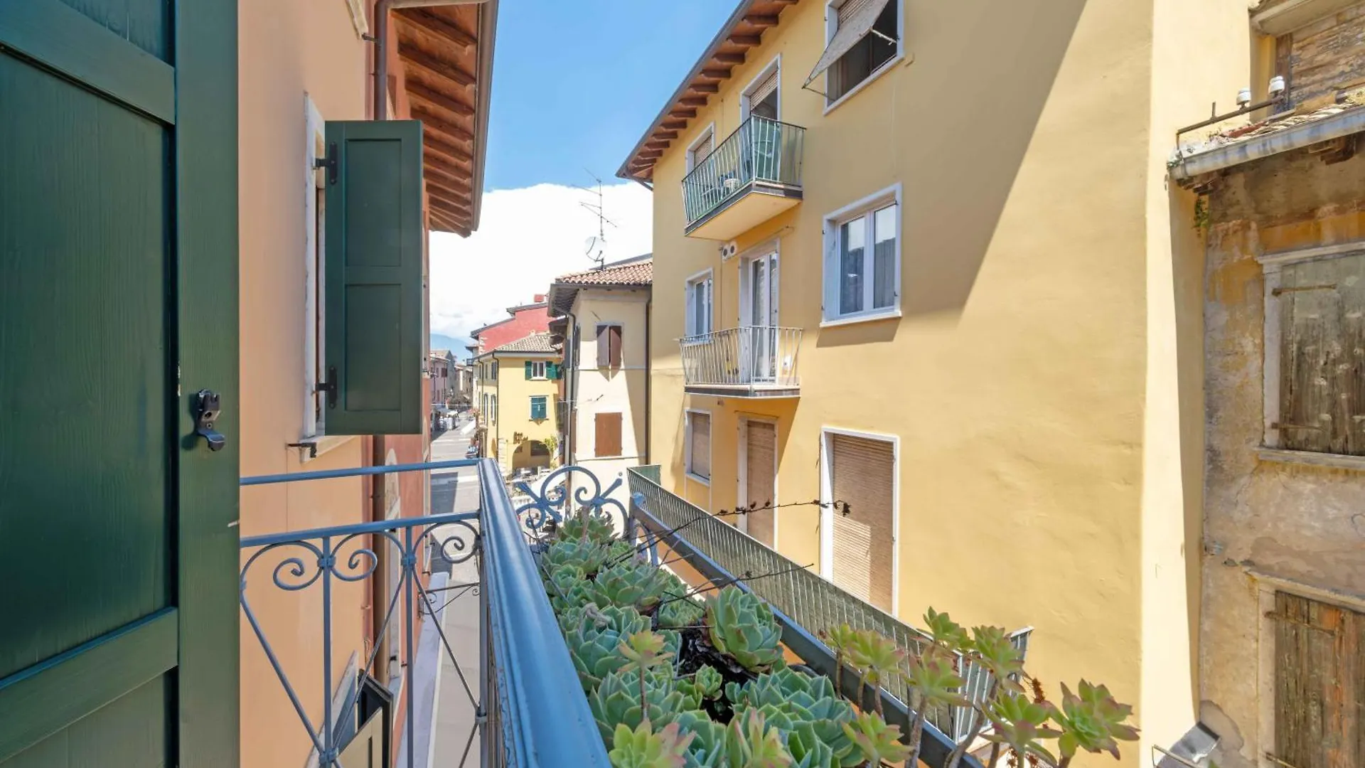 Apartmentsgarda - Residenza Emanuele Torri Del Benaco